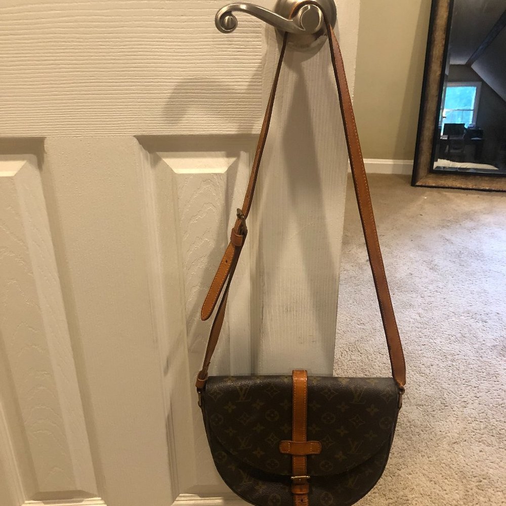 Vintage 1980's Louis Vuitton messenger purse